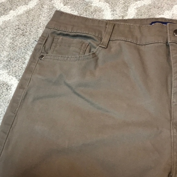 Bandolino~Amy Style Pants~🤎 - Picture 4 of 9